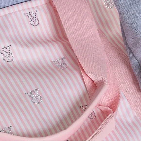 🎀🆕Victoria’s Secret Candy Cane 3-Piece Pajama Set + Tote & Blanket NWT Sz L - Picture 9 of 10